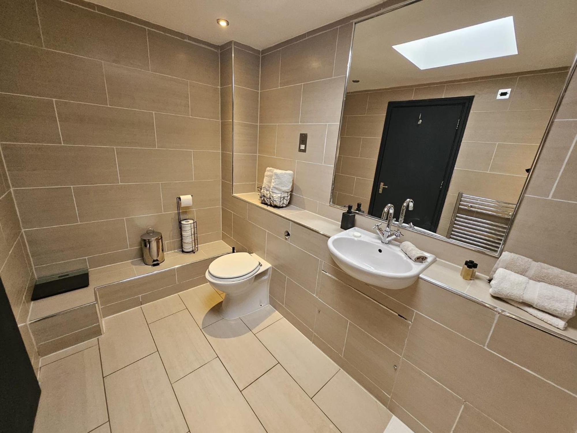 2 Bedroom City Centre Penthouse Loft Apartment Liverpool Exterior foto