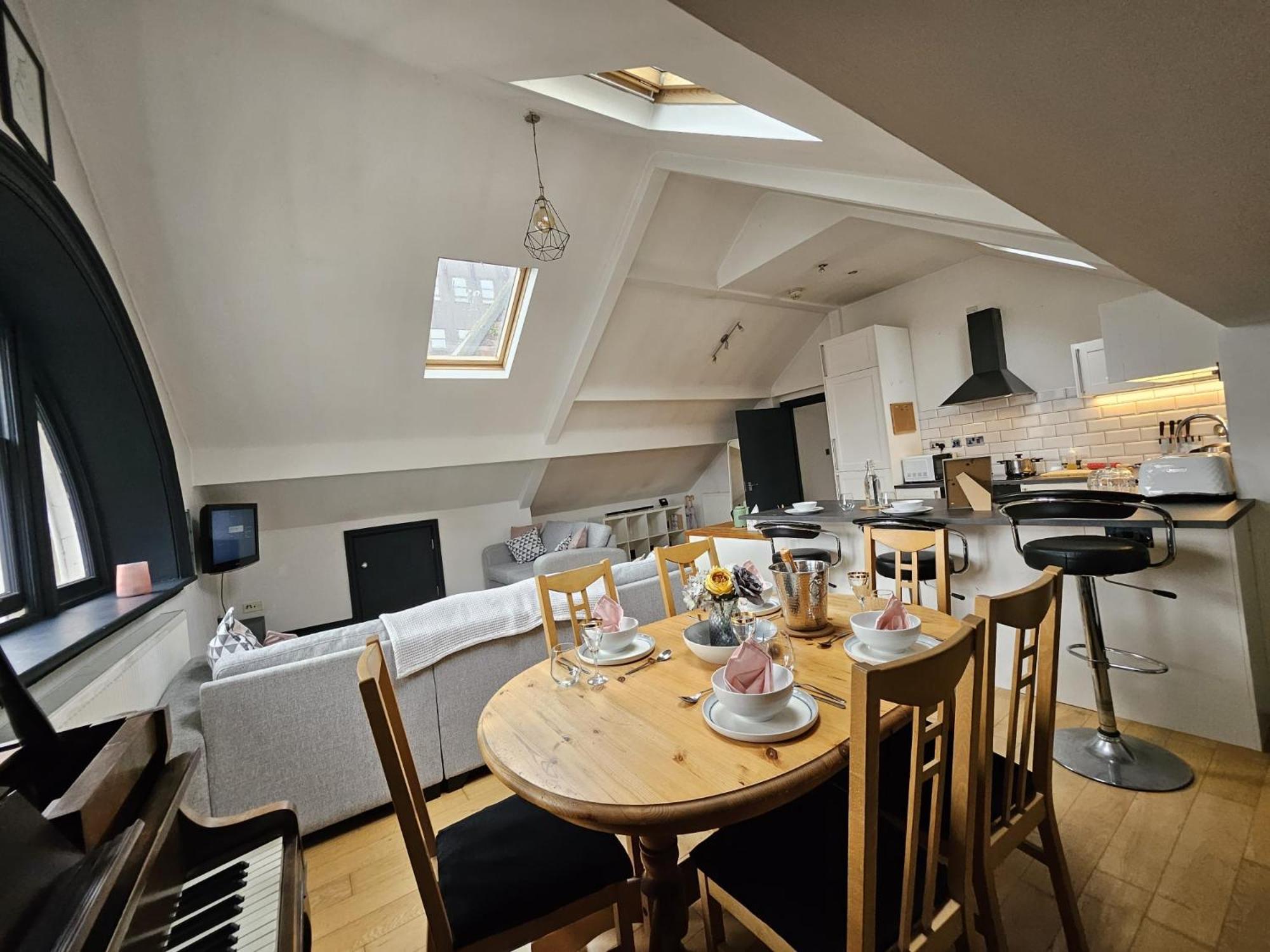 2 Bedroom City Centre Penthouse Loft Apartment Liverpool Exterior foto