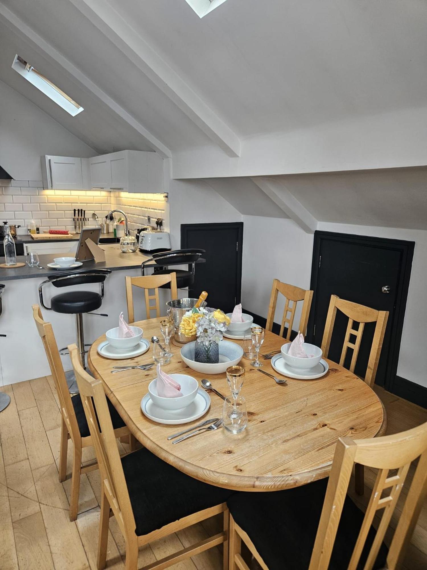 2 Bedroom City Centre Penthouse Loft Apartment Liverpool Exterior foto