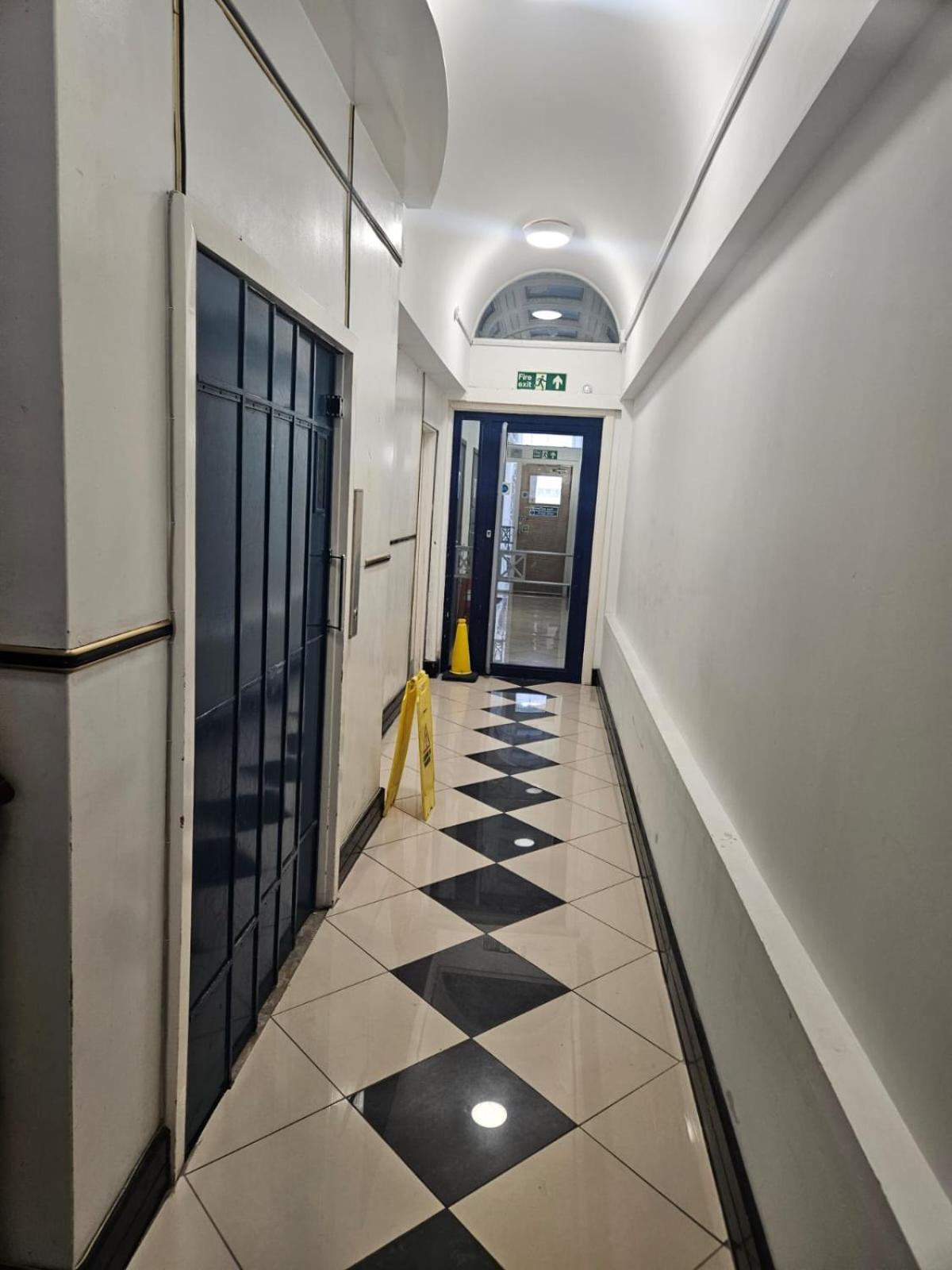 2 Bedroom City Centre Penthouse Loft Apartment Liverpool Exterior foto
